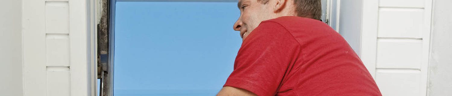 Velux-kattoikkunan lasin vaihto Velux-kattoikkunan lasin vaihto